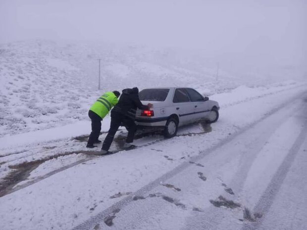 نکات مهم هنگام رانندگی در برف و یخبندان